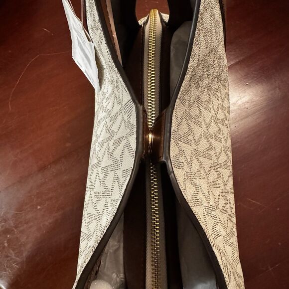 NWT Michael Kors Rosemary Large Signature Logo Shoulder Bag Vanilla/Luggage - Picture 9 of 15